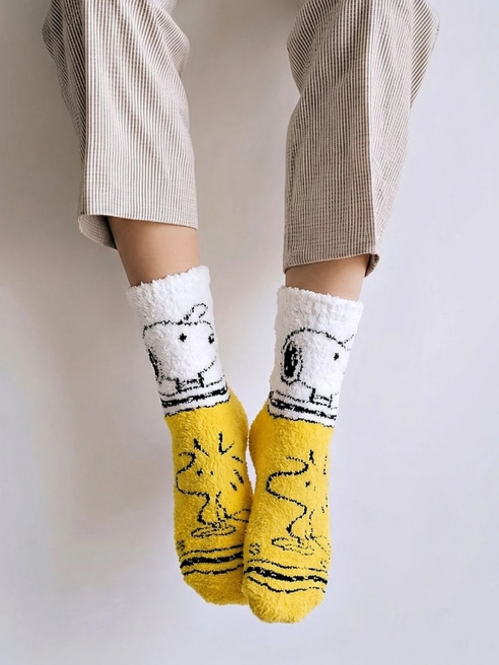 Peanuts Snoopy Woodstock Cozy Crew Socks Women's 5-10 Fuzzy Yellow Cartoon NWT
